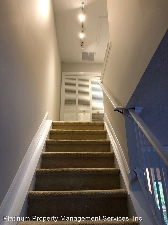 Building Photo - 2 br, 2 bath House - 2201 Queen Anne Ct