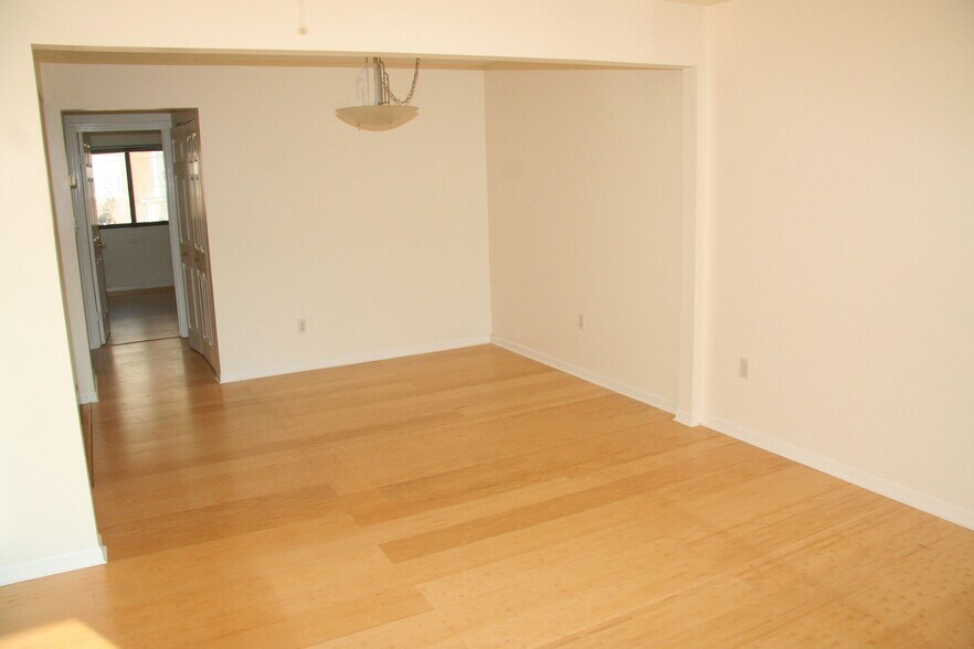 Dining Room - 11015 Lake Ave