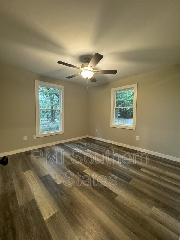 Building Photo - 519 Rice St