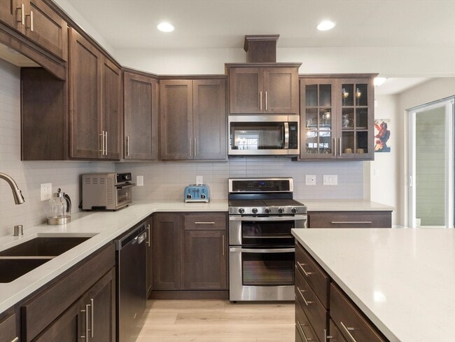 Building Photo - Modern Comfort & Style with A/C in Tumwate...