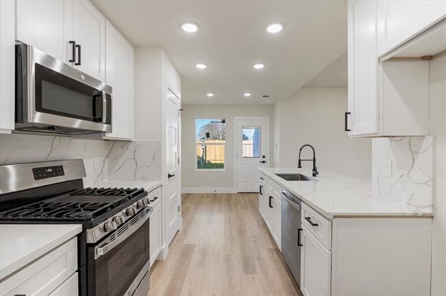Building Photo - 5414 Rio San Juan St
