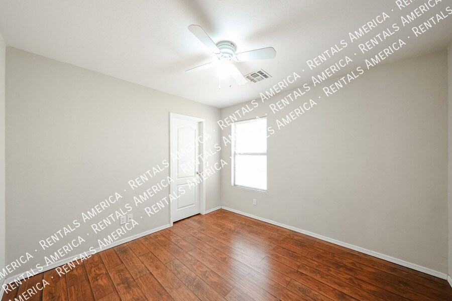 Building Photo - 1623 E Wildhorse Pl