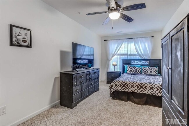 Building Photo - Fantastic 3 Story Townhome in East Raleigh...