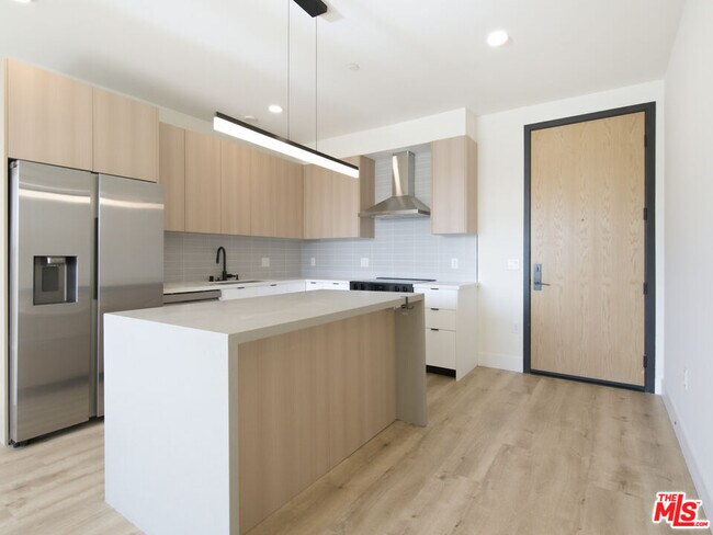 Building Photo - 5657 Virginia Ave