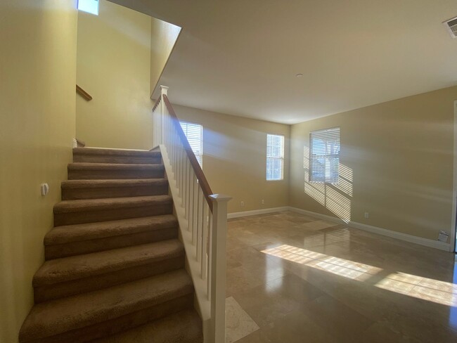 Building Photo - Loma Linda 4 Bedroom Located in Mission La...