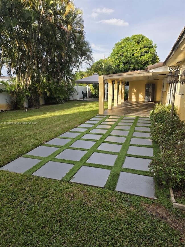 Building Photo - 8090 W 18th Ct