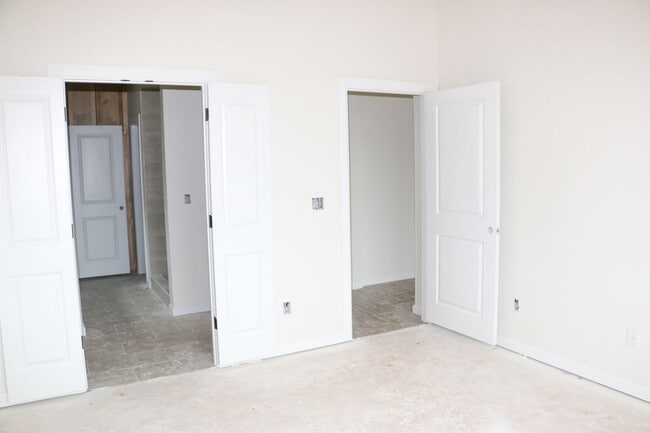 Building Photo - Brand New Home in Shawnee!