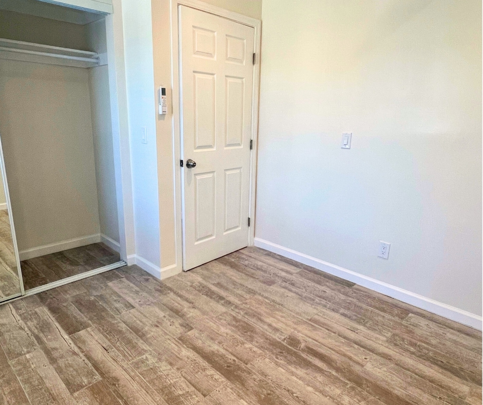 Building Photo - 12019 Sycamore St