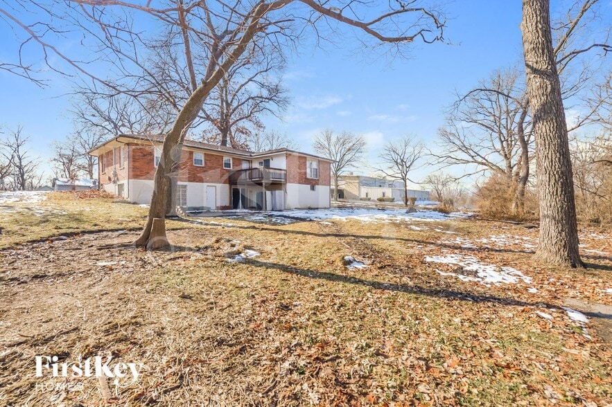 Building Photo - 7600 E 70th Terrace