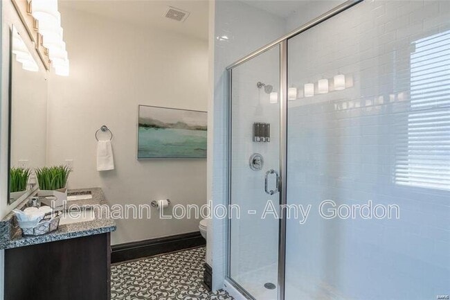 Building Photo - 3922 Castleman Ave
