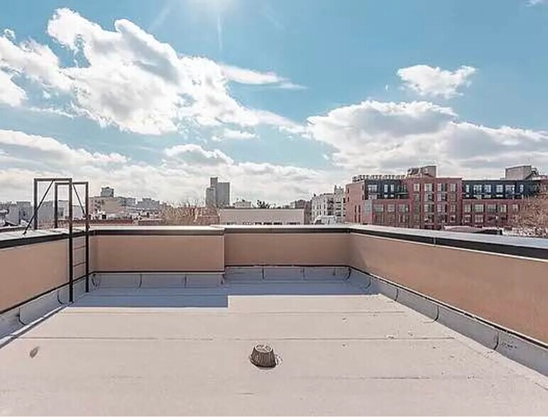 Building Photo - 632 Sterling Pl