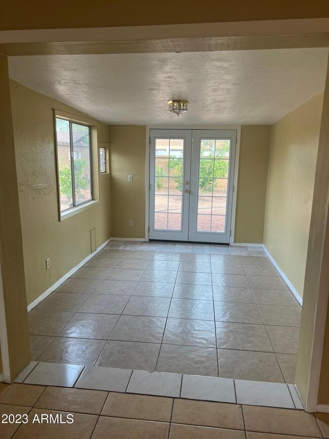 Building Photo - 3946 E Cortez St