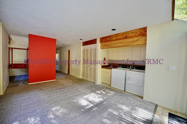 Building Photo - Central San Rafael Hillside Home on Corner...