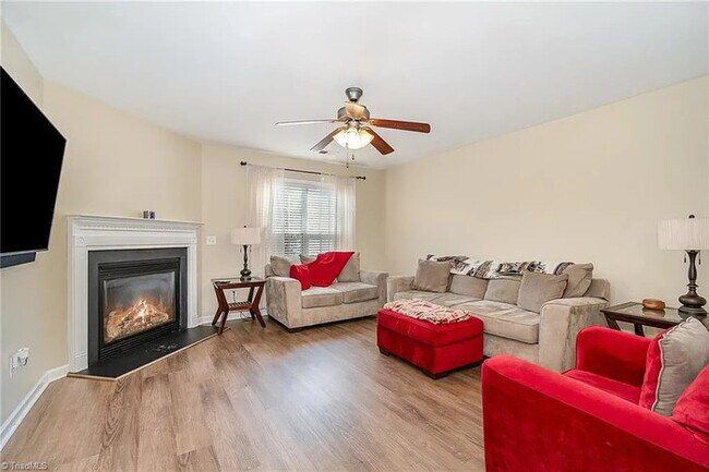 Building Photo - Build Equity While Leasing - Lease to Own