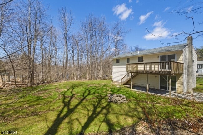 Building Photo - 15 Karen Rd