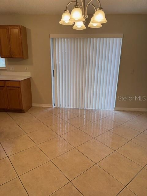 Building Photo - 744 Paris Dr