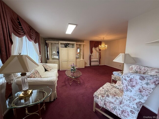 Building Photo - 32 Liszt St