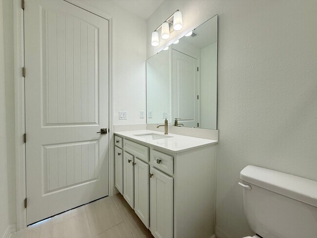 Building Photo - Sprawling 5BR/4.5BA Dream Home with 3-Car ...