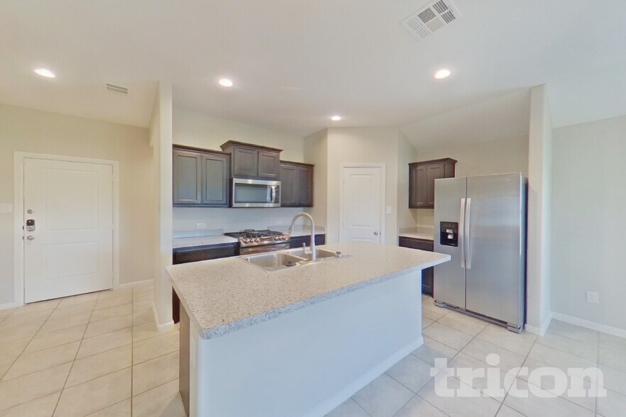 Building Photo - 10502 Ft Cibolo Trl