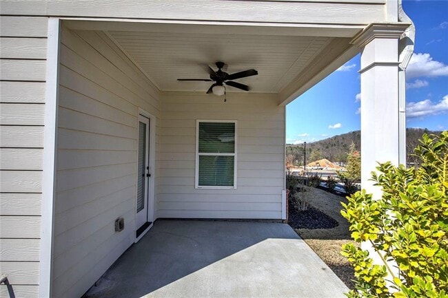 Building Photo - 401 Perth Dr