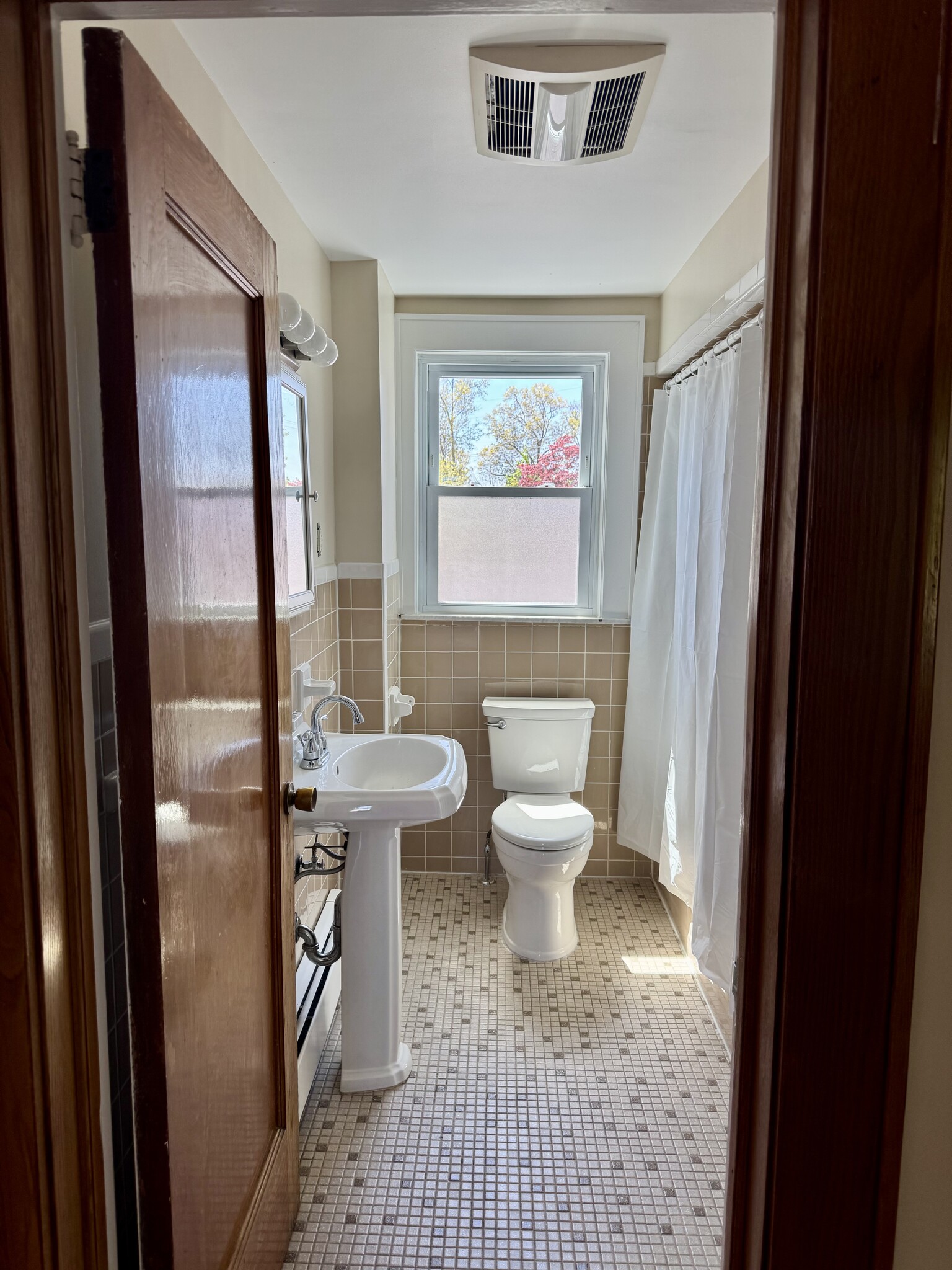 Bathroom - 510 Lincoln Ave