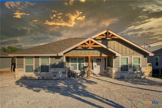 Building Photo - 1139 Cedar Bend