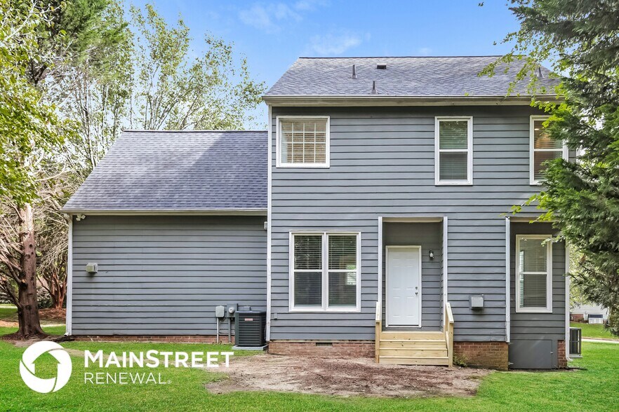 Building Photo - 8 Brackenwood Ct