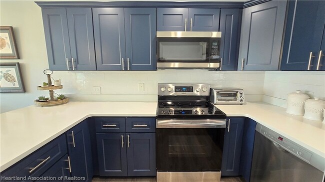 Building Photo - 681 Lake June Rd