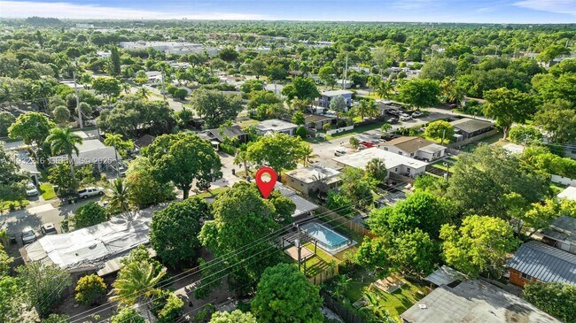 Building Photo - 1516 SW 30th Terrace