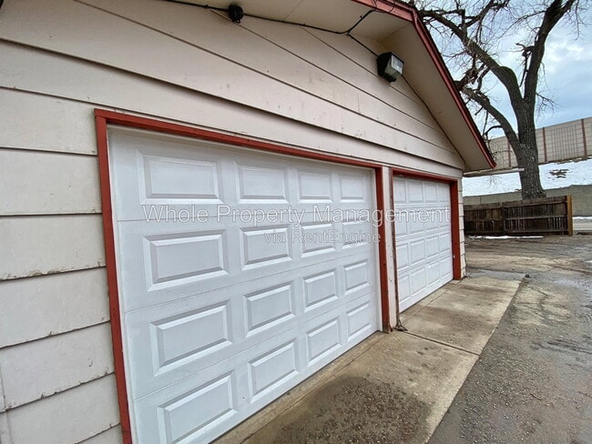 Building Photo - 4815 Flower Ct