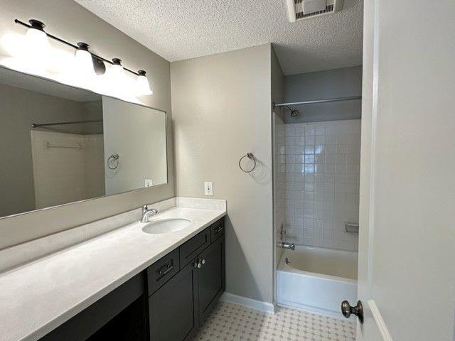 Building Photo - 28 Middleton Ct