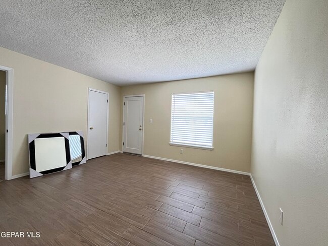 Building Photo - 11016 Pebble Hills Blvd