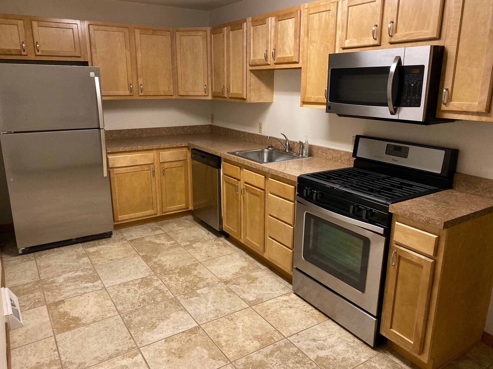 Building Photo - 2410 Jane St