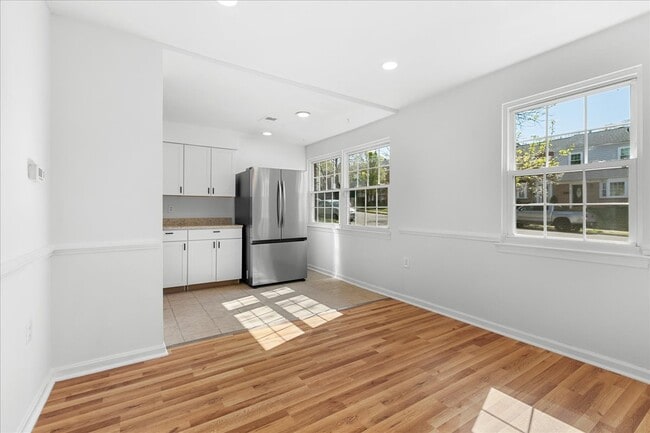 Building Photo - 239 Nottoway St SE