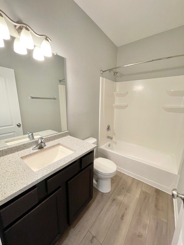 Building Photo - 811 E Main St