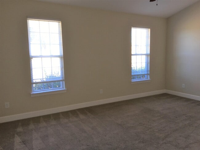Building Photo - 247 Dobson Branch Ct