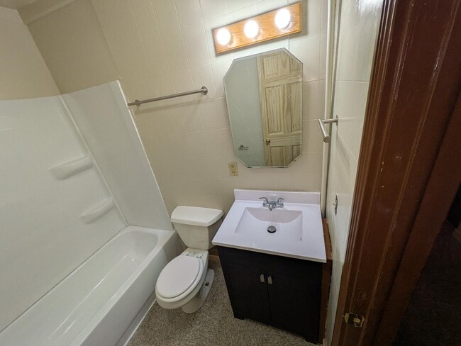 Building Photo - 1005 S Pittenger Rd