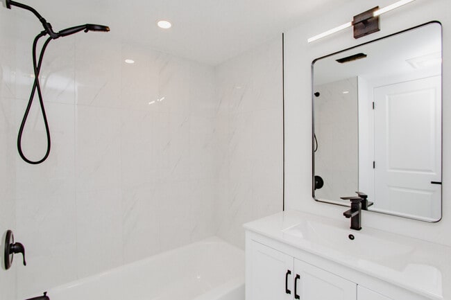 Building Photo - 1845 Bristol Walk