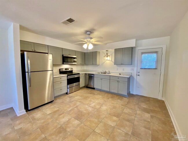 Building Photo - 9519 Lillian Hwy