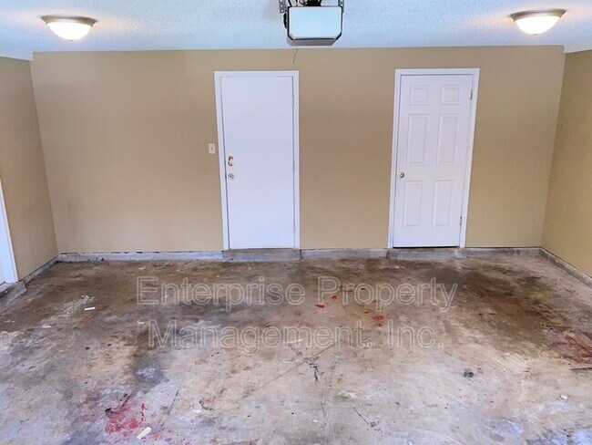 Building Photo - 7828 Bland Ln