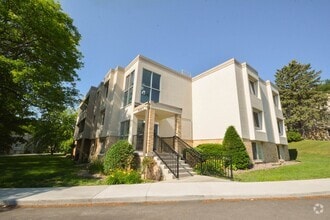 Building Photo - Enjoy the amazing Valhalla amenities witho...