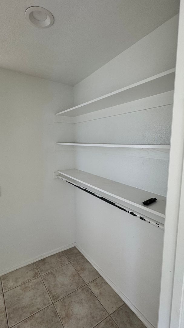 Building Photo - Renovated 4 Bedroom, 2 Bathroom Home in a Prime Phoenix Location!