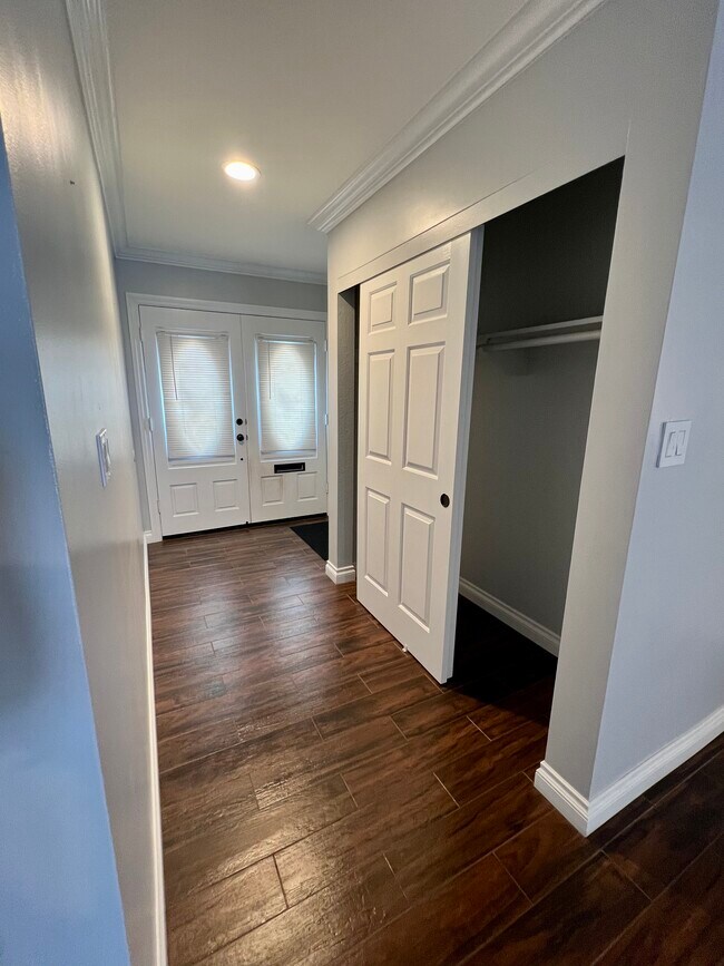 Building Photo - 7617 Prairie Mound Way