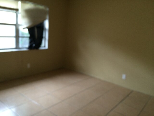 Building Photo - 1104 NW 8th Ave