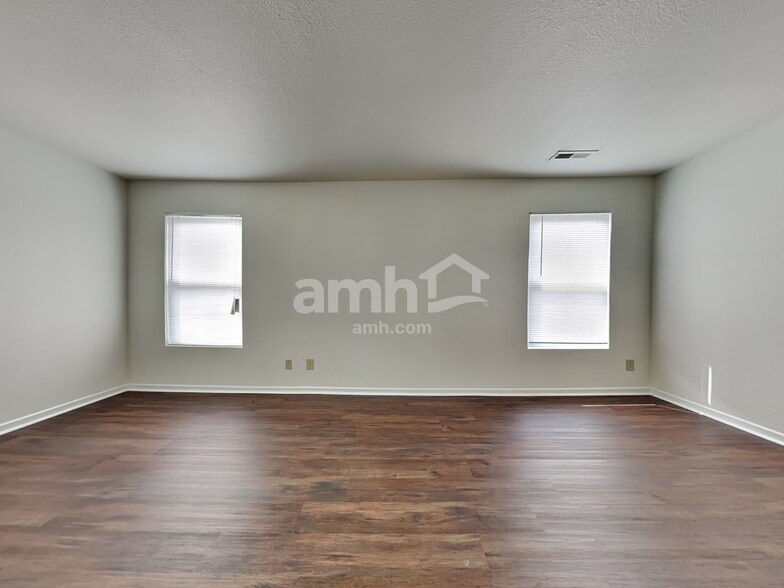 Building Photo - 10155 Cumberland Pointe Blvd