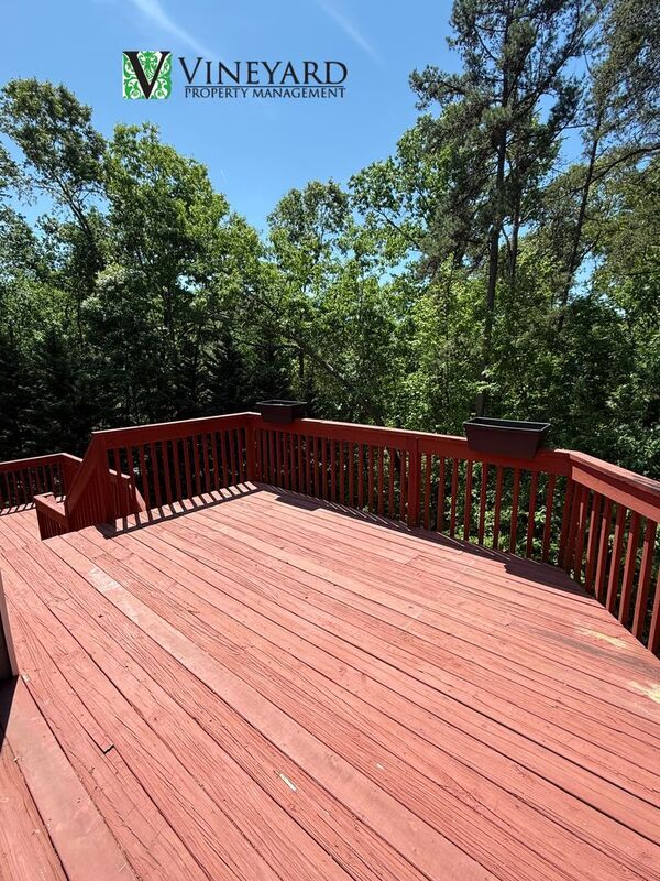 Building Photo - 102 Oak Ridge Trail