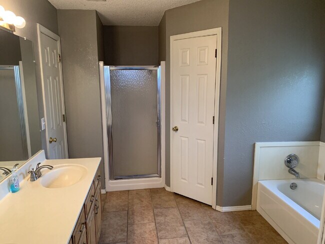 Building Photo - 1302 N Flamingo Rd