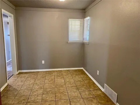 Building Photo - 1810 Bellaire Dr