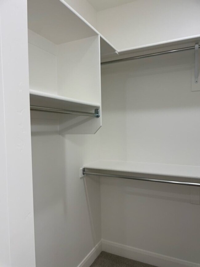 Building Photo - 3 Bedroom Condo in Desert Color with Flexible 6-12 Month Lease