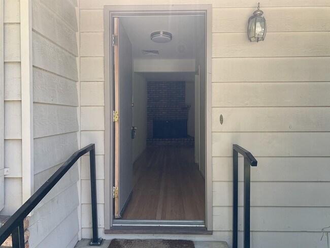 Building Photo - 280 Mt Hamilton Ave